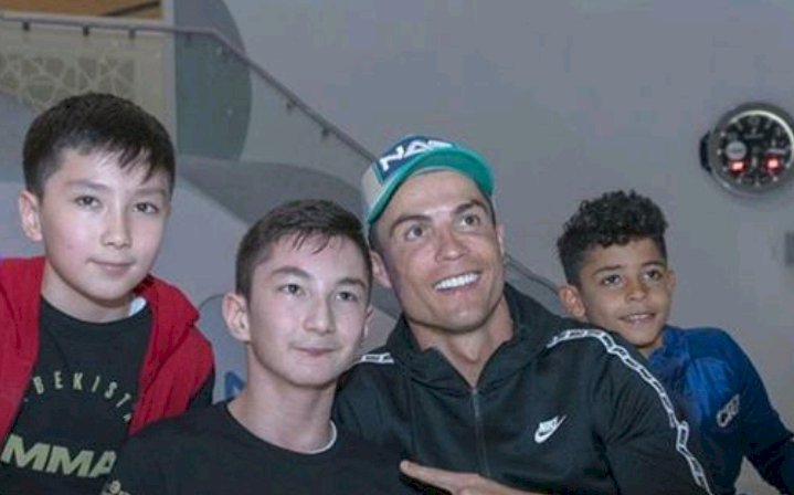 Bikin Haru, Ronaldo Main Bola Bersama Ali Amir Tuna Daksa