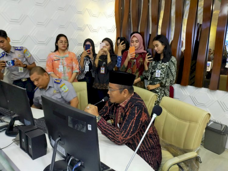 Gokil, Bukan Hanya Sidak ASN Melalui Video Call, Wawako Maulana Juga Cek CCTV Tempat Sarapan