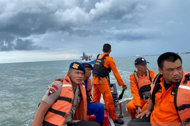 Lima Nelayan Bone Terjebak di Tengah Laut, Begini Aksi SAR Gabungan