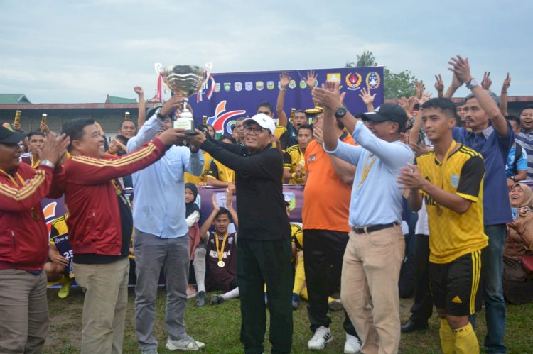 Tutup Perhelatan Gubernur Cup 2020, Fachrori Berharap Pembinaan Sepakbola Jambi Terus Meningkat