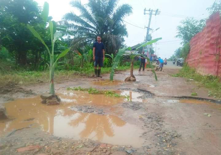 Jalan Kampung Bugis Kota Jambi Rusak Parah, DPRD Kota Malah Bilang Begini