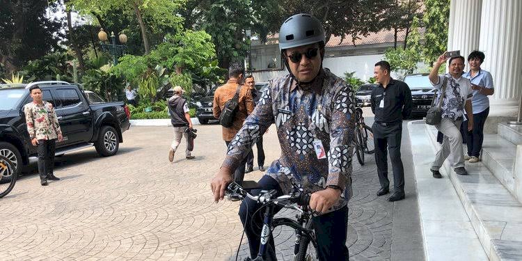 Gaya Defense Anies Baswedan Unik & Tidak Ada dalam Teori Komunikasi