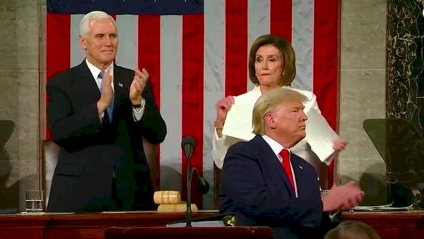 Usai Trump Tolak Salaman, Ketua DPR AS Robek-robek Naskah Pidato Trump