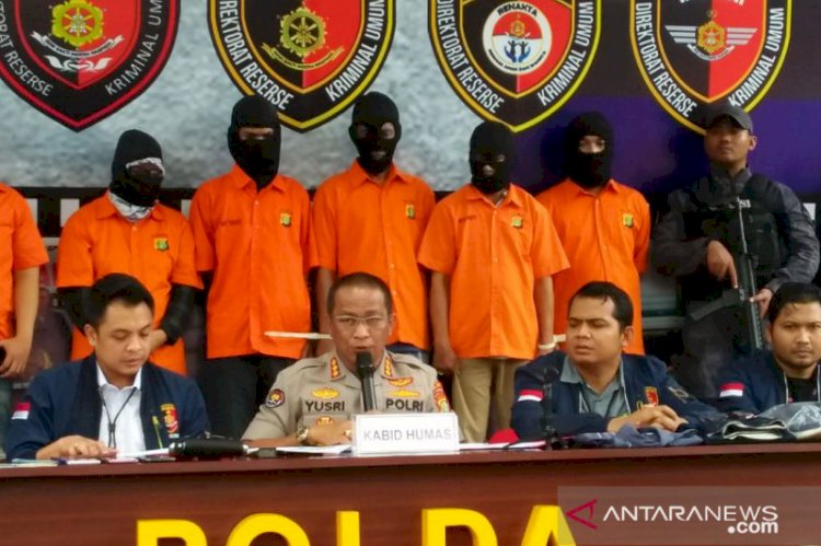 Ini Dia Identitas Delapan Tersangka Pembobol Rekening Wartawan Ilham Bintang yang Diringkus Polisi