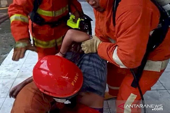 Kafe dan Karaoke di Jatinegara Terbakar Hebat, Satu Orang Tewas