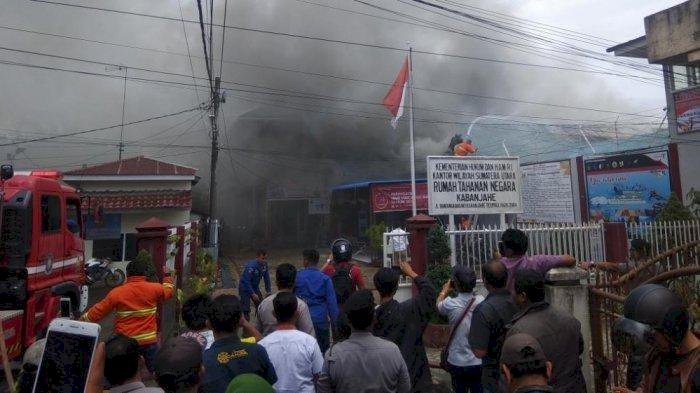 Rutan Kabanjahe Rusuh, Bangunan Dibakar Napi Saling Ribut