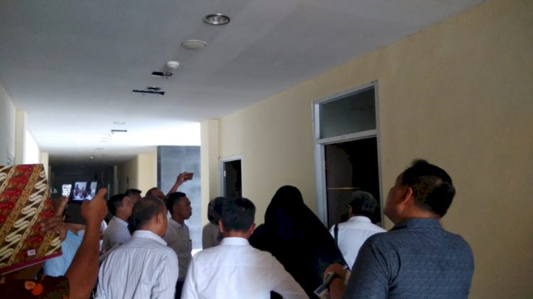 Breaking News!!! Tinjau Bangunan Asrama Haji, Hakim Pengadilan Tipikor Banyak Temukan Kejanggalan