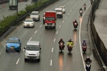 Gara-gara Banjir di Jalan Yos Sudarso, Motor Dibolehkan Masuk Jalan Tol Wiyoto Wiyono