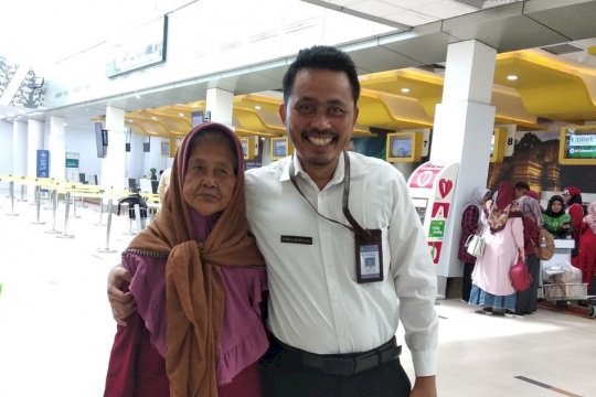 Nenek Jariah Maestro Syair 'Dideng' Bungo Tampil di Puncak Hari Bahasa Ibu Internasional