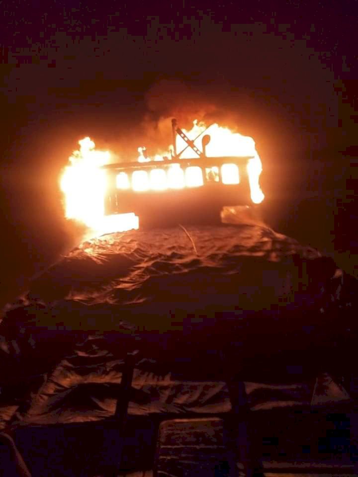 Satu Unit Kapal Motor di Tanjab Timur Terbakar