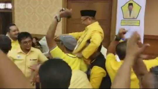 Aklamasi! 17 Pemilik Suara Dukung CE Ketua Golkar Jambi