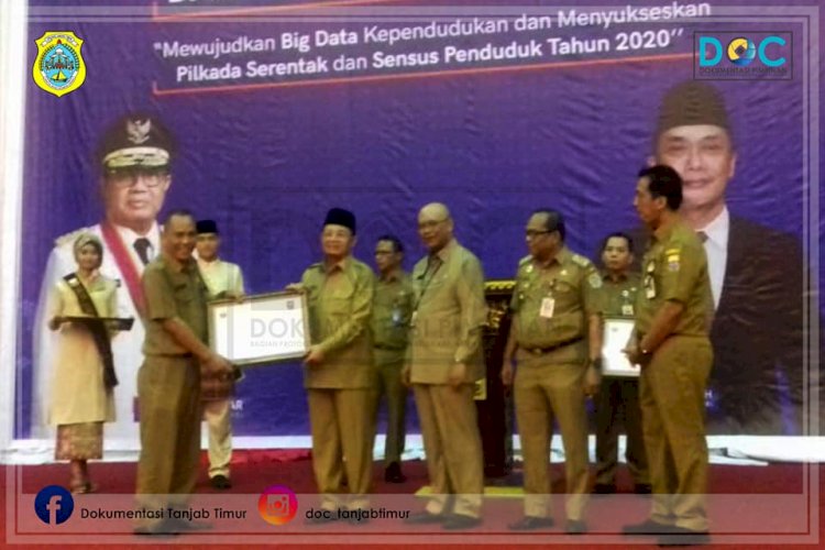 Pemkab Tanjab Timur Raih Penghargaan Cakupan Akta Kelahiran Tertinggi Tahun 2019