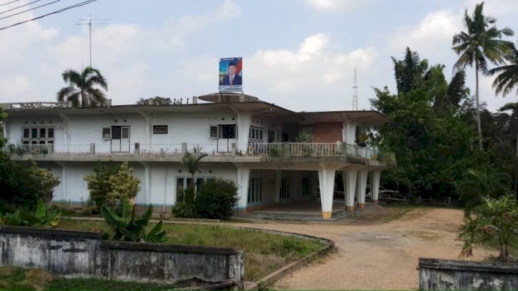 Heboh, Rumah Pahlawan Jambi Dipasang Baliho Cagub