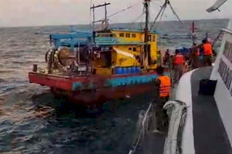 KKP Ringkus Kapal Ikan Asing Berbendera Malaysia di Selat Malaka