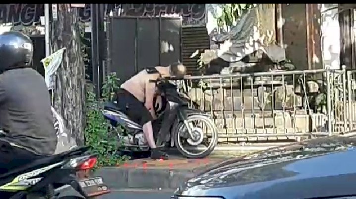 Nah Loh! Bule yang Viral Meninggal di Atas Motor Ternyata Positif COVID-19