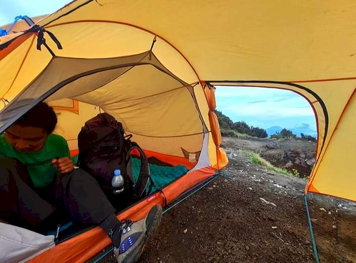 Abu Syamsuddin Pemuda Jepara yang Viral Jalan Kaki, Kini di Shelter 3 Gunung Kerinci