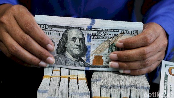 Lapor Pak Jokowi! Rupiah Kini Anjlok Rp16.500