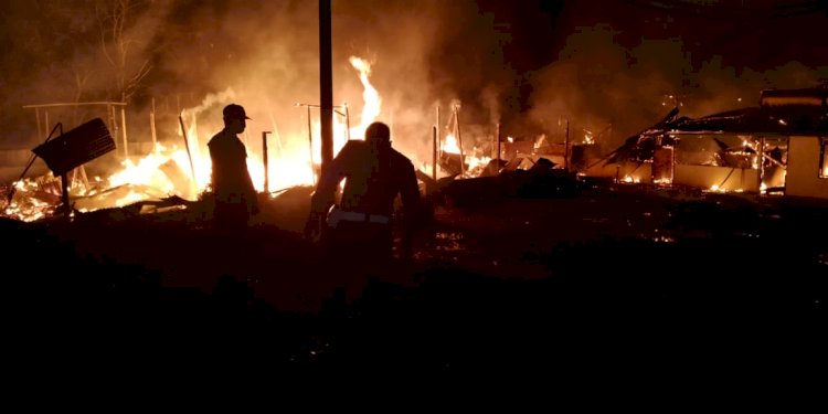 Konsleting Listrik, Pabrik Triplek di Merangin Ludes Terbakar