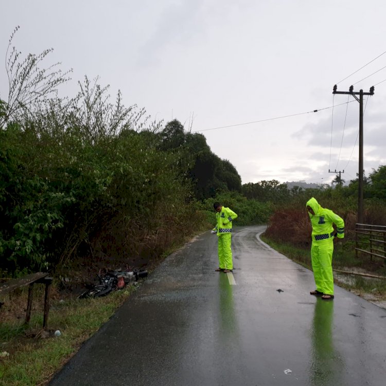 Tabrak L 300 Pengendara Motor di Kerinci Ini Terluka Parah