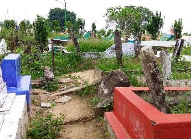 Bupati Ini Kejar Penggali Kuburan Hingga ke Rumah, Lantaran Takut Kena COVID-19